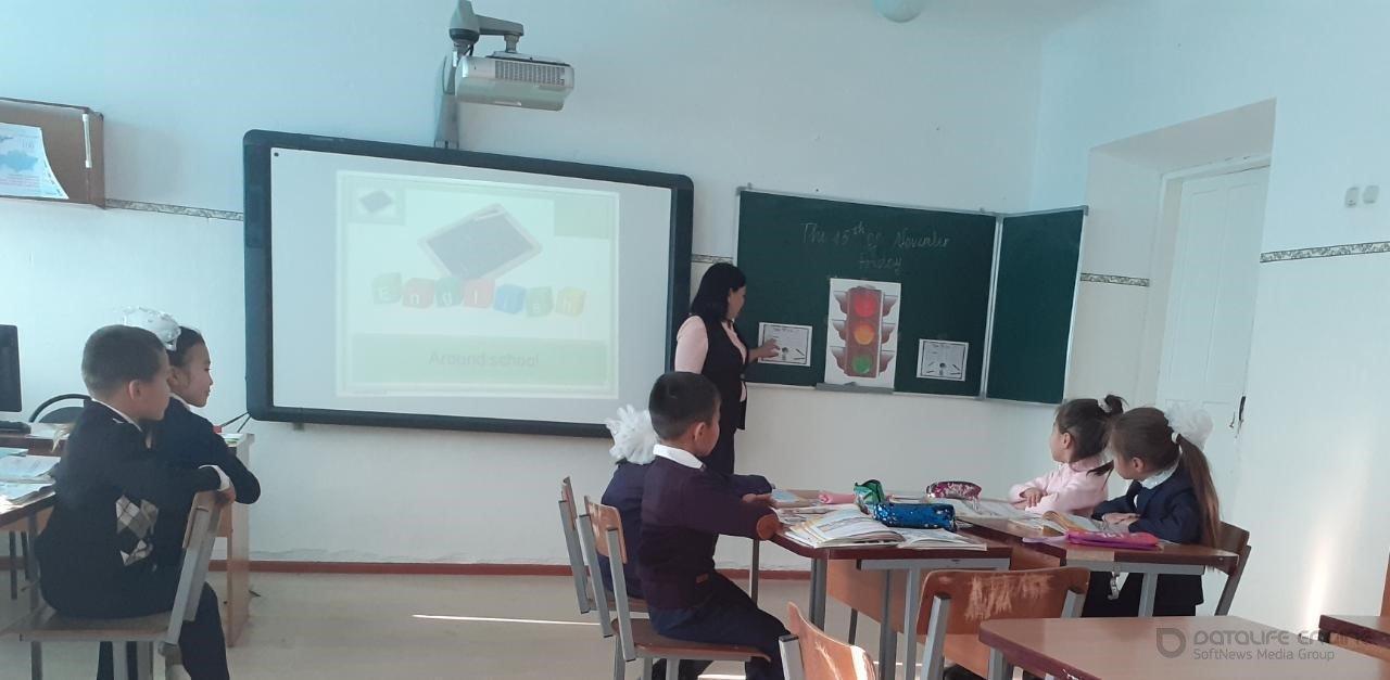 Орыс тілі, орыс әдебиеті және ағылшын тілі пәндерінің  айлығы