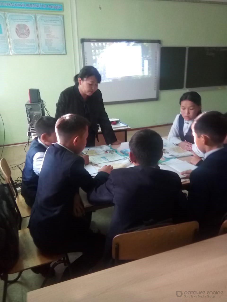 Орыс тілі, орыс әдебиеті және ағылшын тілі пәндерінің  айлығы