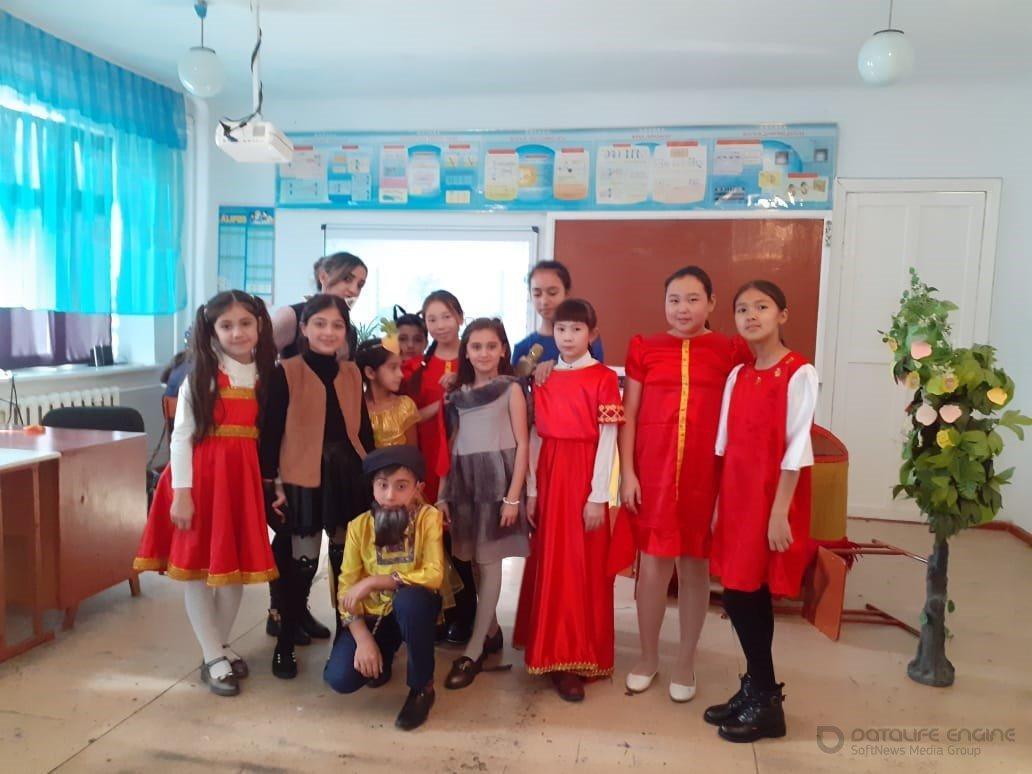 Орыс тілі, орыс әдебиеті және ағылшын тілі пәндерінің  айлығы