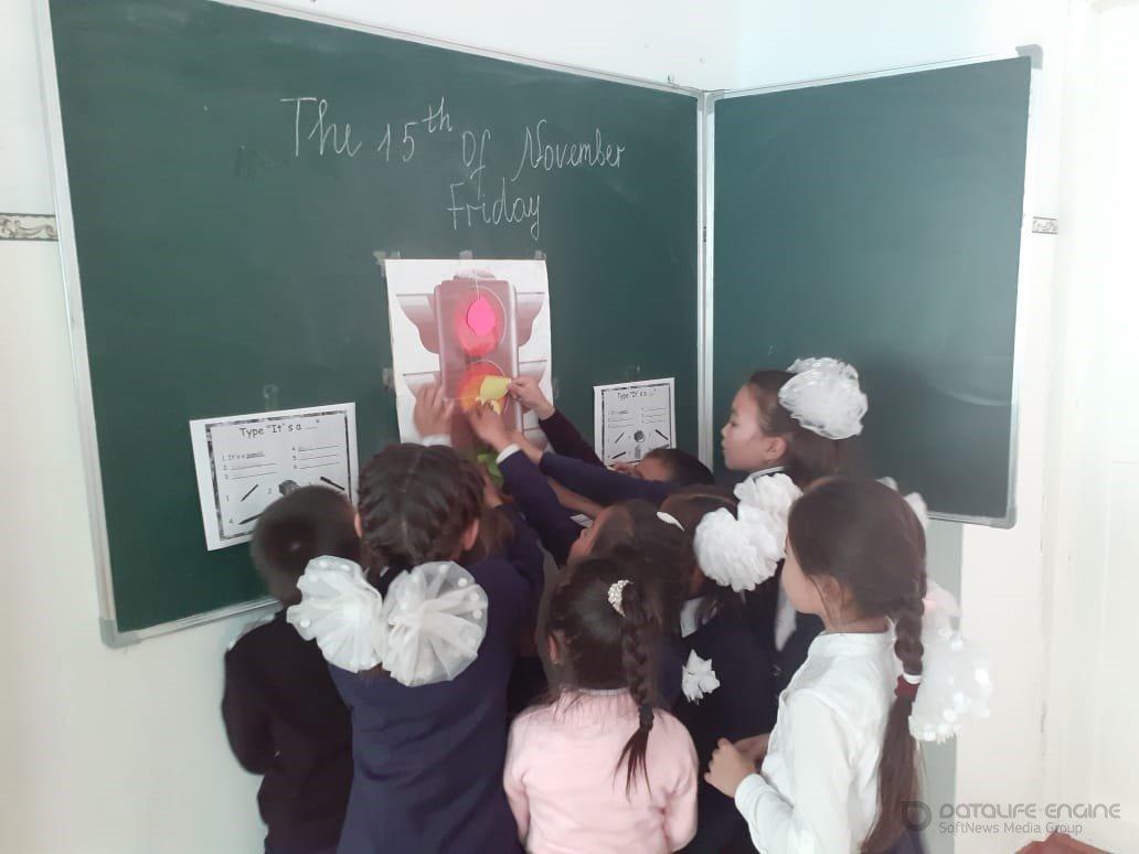 Орыс тілі, орыс әдебиеті және ағылшын тілі пәндерінің  айлығы