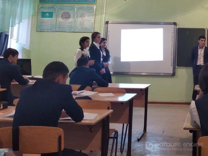 Орыс тілі, орыс әдебиеті және ағылшын тілі пәндерінің  айлығы