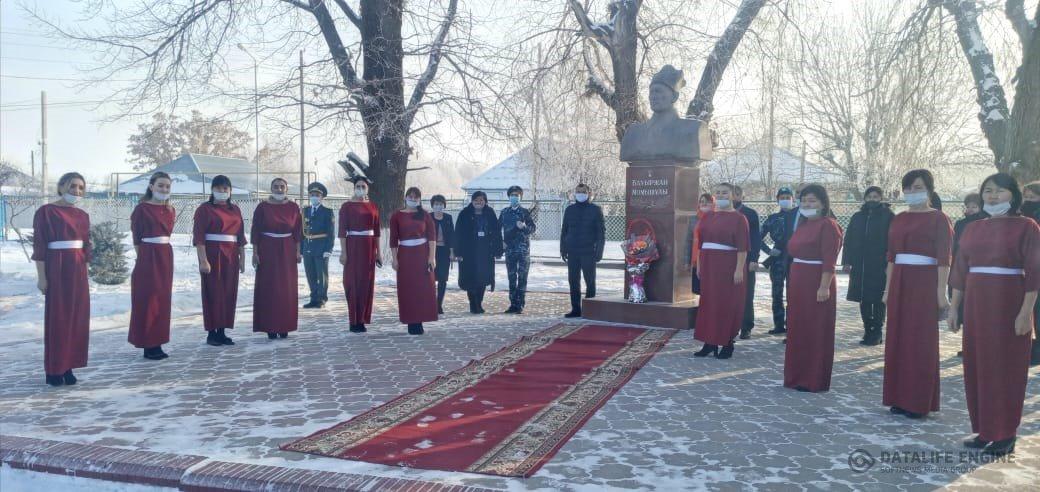 Бауыржан Момышұлы –ұлтымыздың рухани қаһарманы.