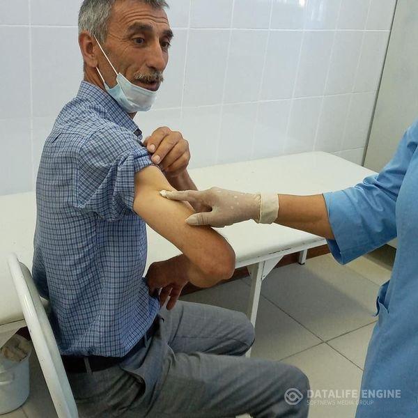 «СПУТНИК-V» вакцинасын бірінші және екінші компонентін алуда.